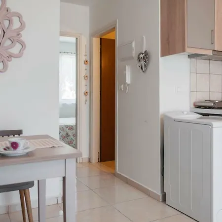 Jane Apartment *